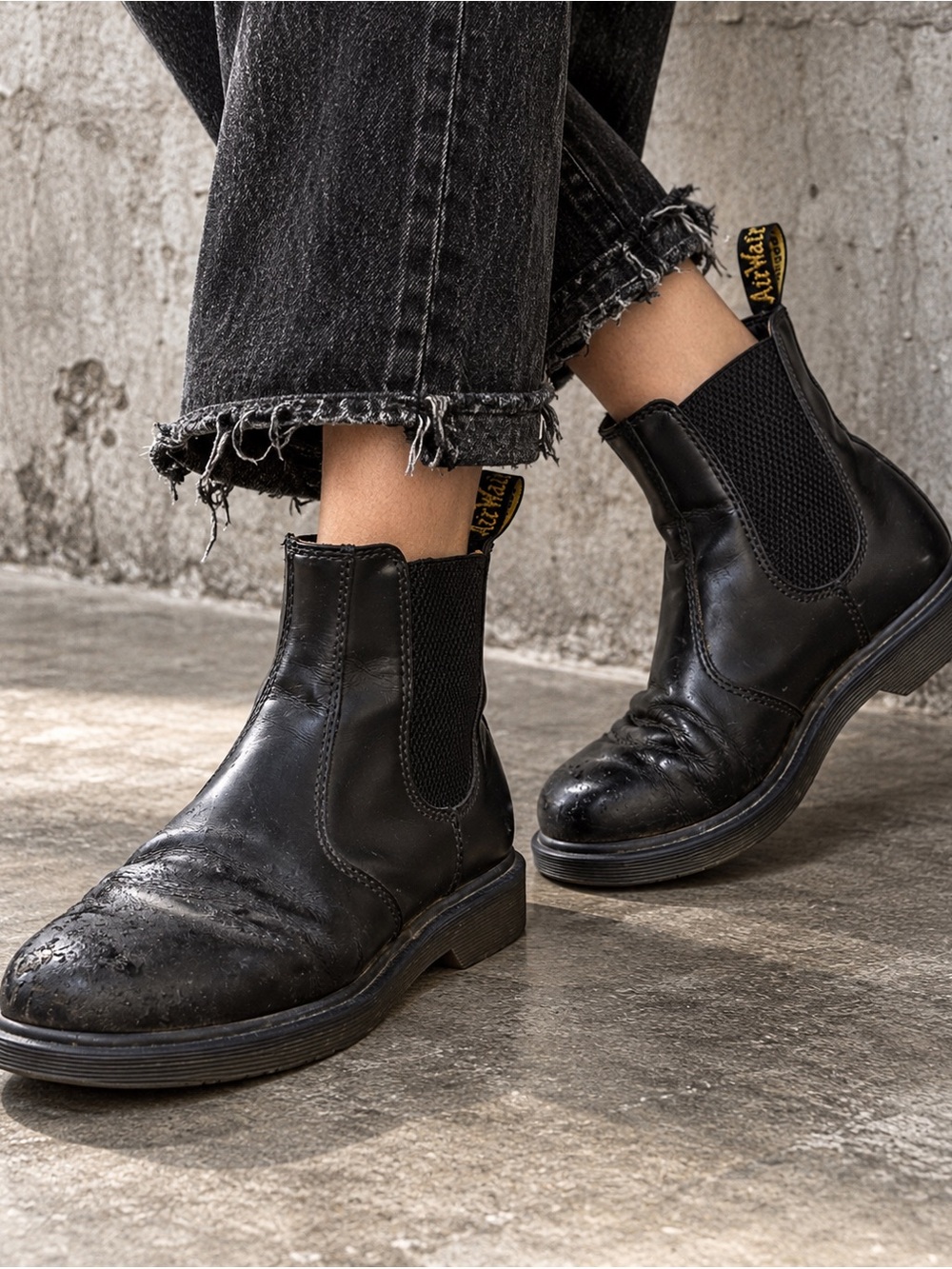 Dr. Martens 2976 Black Leather Chelsea Boots Women’s US 6 / Men’s 5